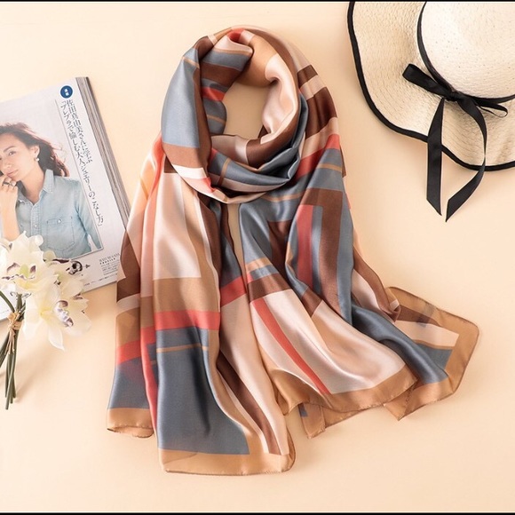 Scarf - Picture 2 of 7